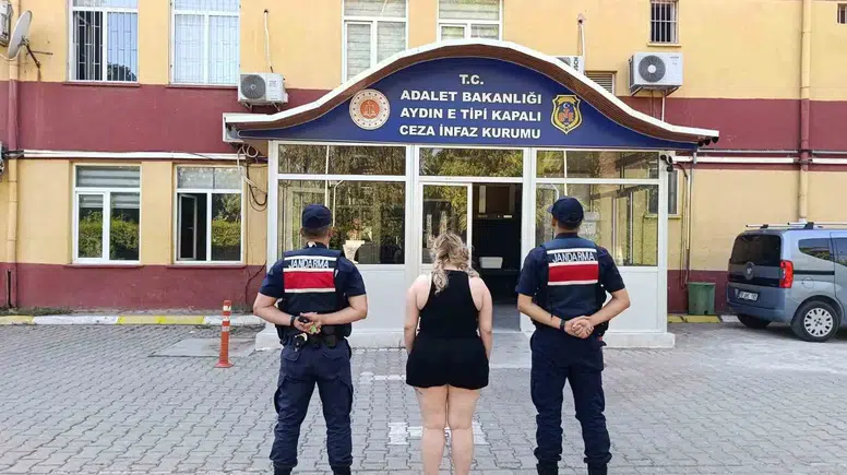 Kuşadası’nda Firari Hükümlü Operasyonu: 10 Yıl 2 Ay Hapis Cezasıyla Aranan Kadın Cezaevinde