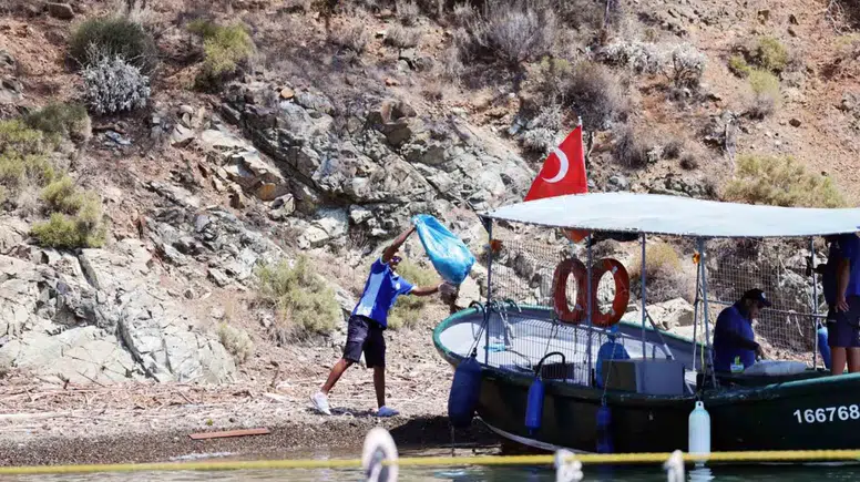 Karayolu Olmayan Koylarda 11 Yıllık Çevre Mücadelesi: Denizden Ulaşıp 306 Ton Atık Topladılar