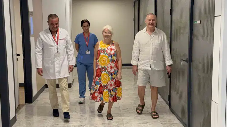 Yıllardır süren ağrılarına veda etti: Tek ameliyatla iki büyük omurga sorunundan kurtuldu