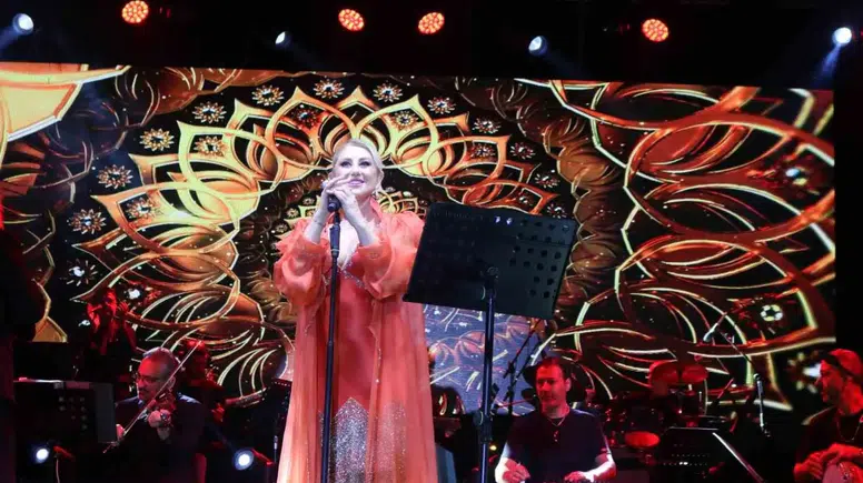 Çal’da üç günlük festival şöleni: Muazzez Ersoy rüzgarı esti
