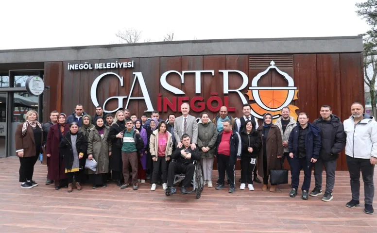 Alper Taban, Engelsiz Yaşam Merkezi öğrencileriyle kahvaltıda buluştu