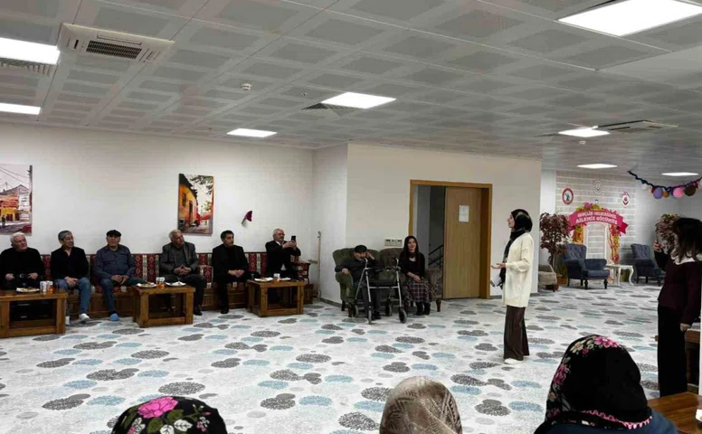 Huzurevinde Yaşlılar Haftası’na özel sergi