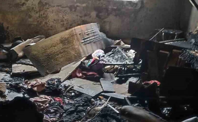 Yangın bir evi küle çevirdi