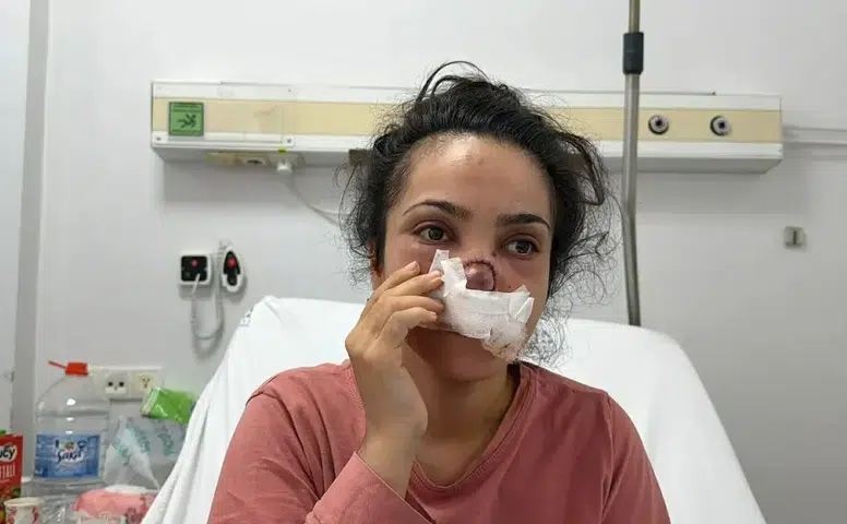Alkolün gölgesinde kavga: Eşinin burnunu ısırıp kopardı, itfaiye balkondan tahliye etti