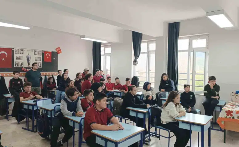 Okullarda veremle mücadele eğitimi: Beyağaç’ta sağlık seferberliği