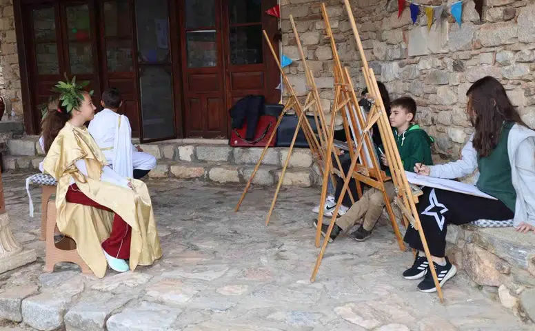 Minik eller tarihe dokundu: Afrodisias’ta arkeoloji rüzgarı esti
