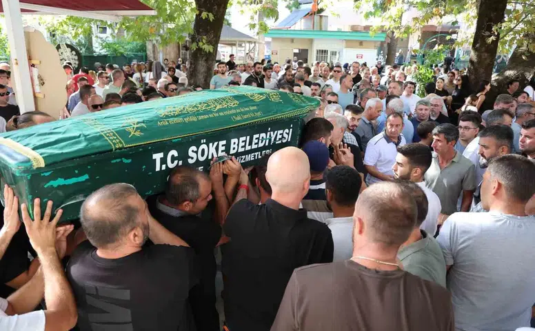 Söke’de 11 Yaşındaki Futbolcunun Cenazesinde Yürekler Dağlandı: Minik Mithat Son Yolculuğuna Uğurlandı