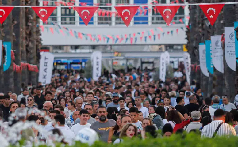 Kültürpark'ta Bu Yıl Farklı Bir Heyecan: 95. İEF, Ziyaretçilerini Etkinliklerin İçine Çekecek