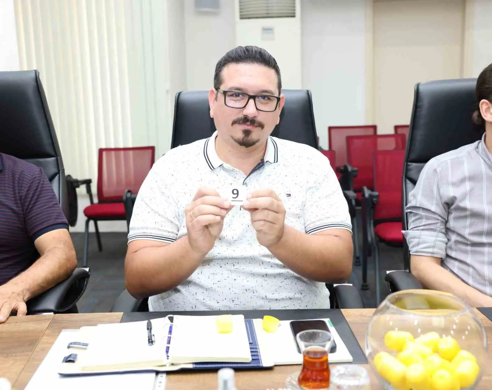 Denizli sanayisinde raketler dostluk için sallanıyor: 20 takım sahaya iniyor