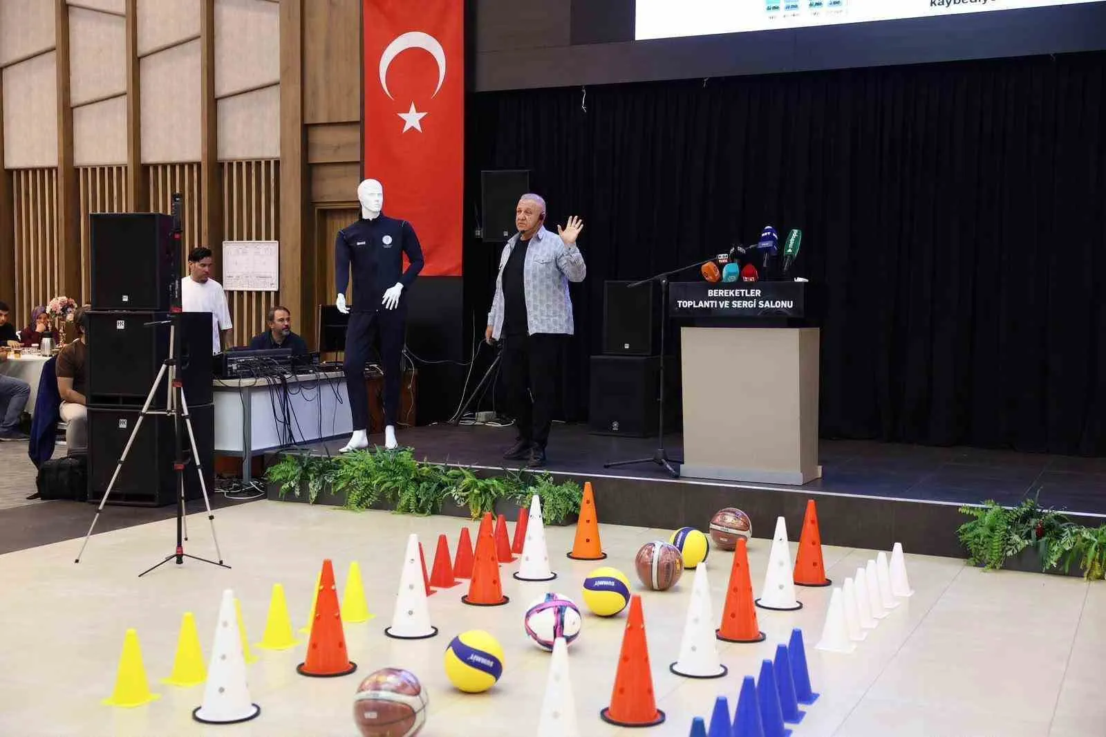 Merkezefendi'de sporun rotası değişti: İhtiyaca göre malzeme dönemi