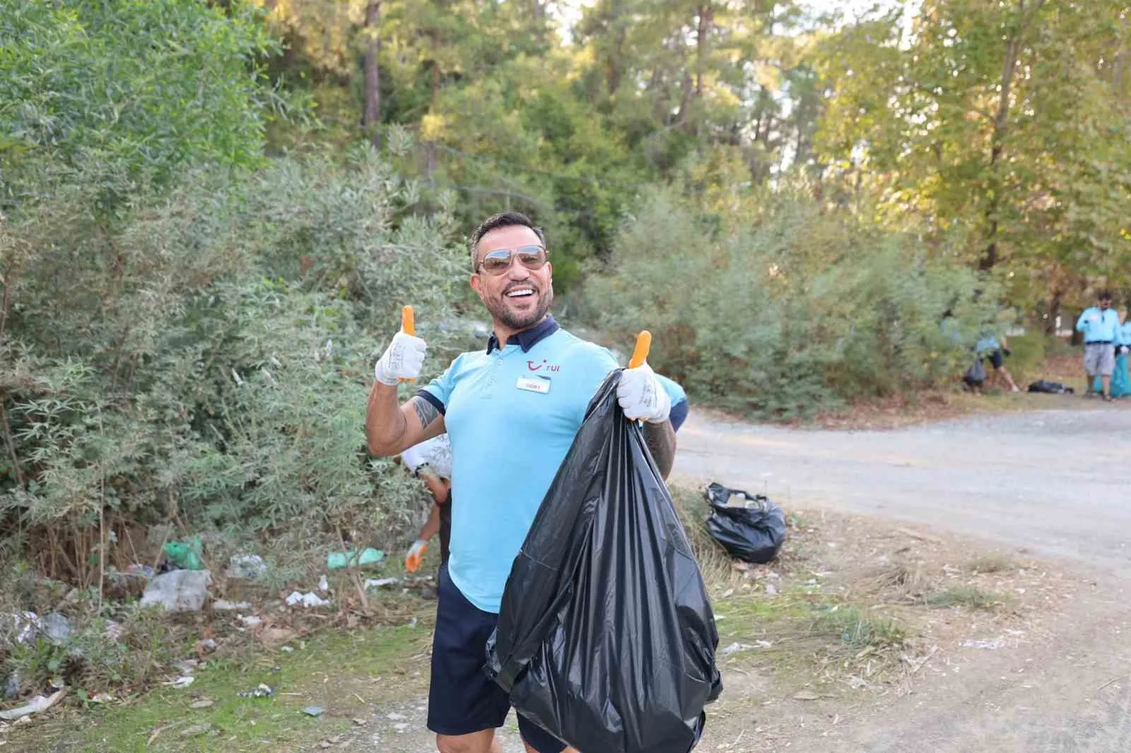 Marmaris'in kıyıları el birliğiyle temizlendi: Doğaya ve geleceğe nefes oldular