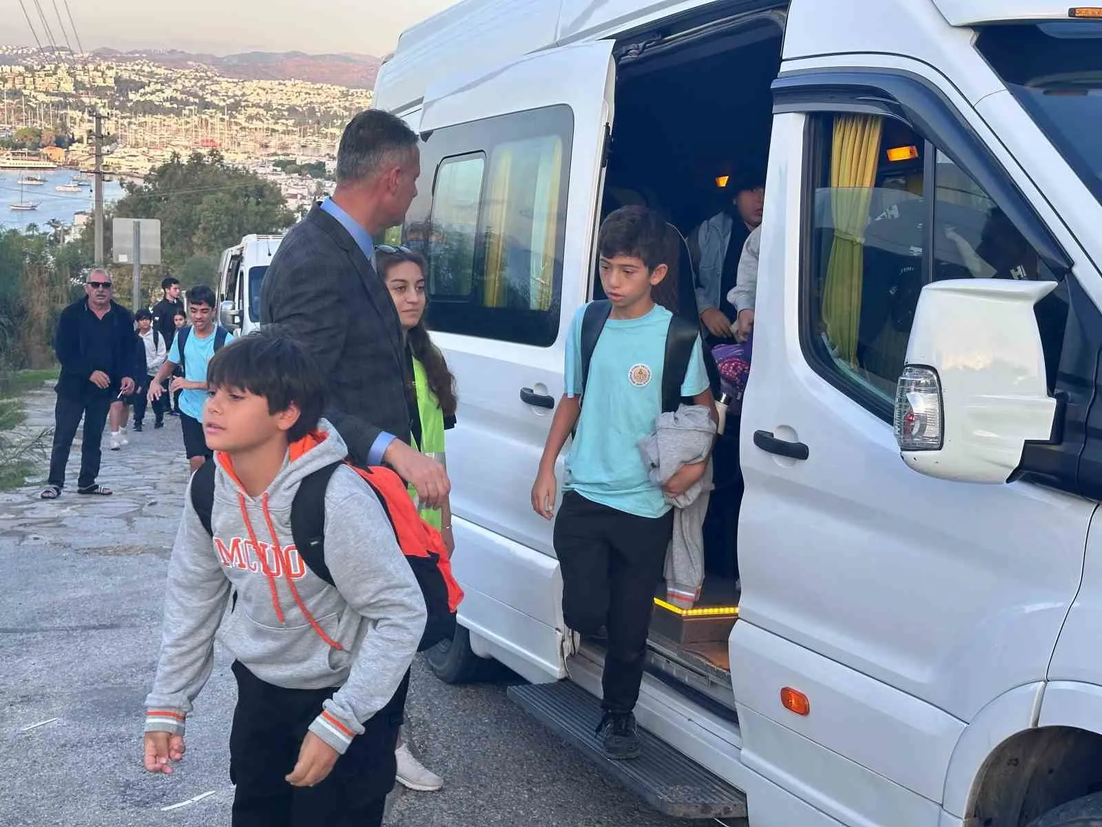 Bodrum’da servis araçlarına yakın takip: Öğrencilerin güvenliği için denetim mesaisi