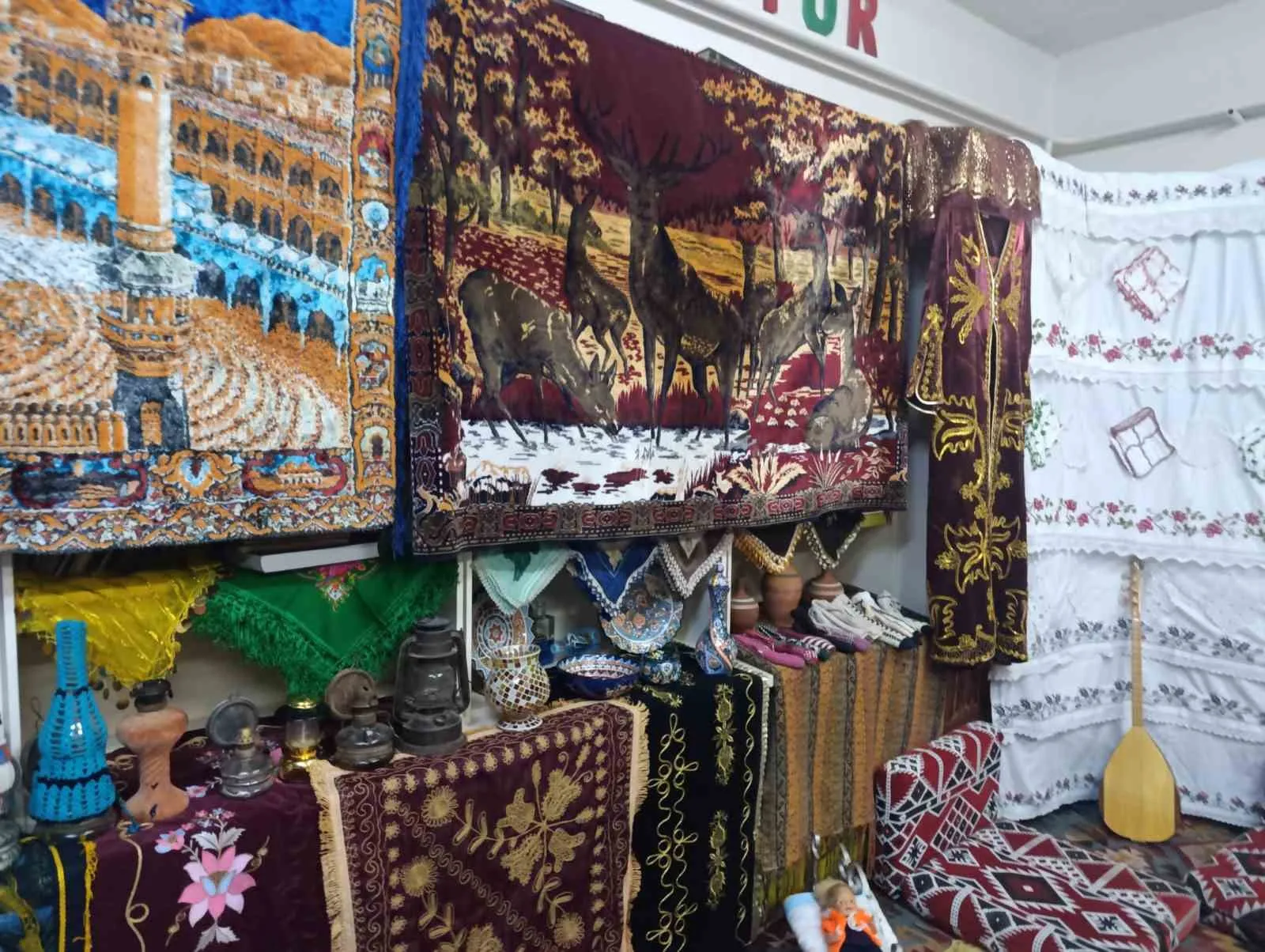 Bolvadin’de eğitimde tarih yolculuğu: Ceylan Emet İlkokulu’nda nostalji rüzgarı