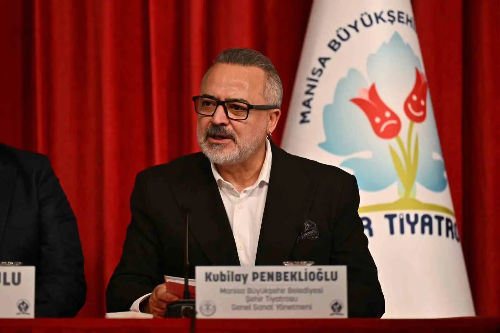 Manisa’da tiyatro rüzgarı: 20. yıla özel "Duruş" temasıyla merhaba
