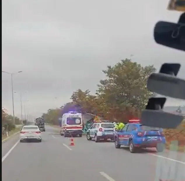 Denizli trafiğinde kaza: Direksiyon hakimiyetini kaybeden sürücü şarampole yuvarlandı