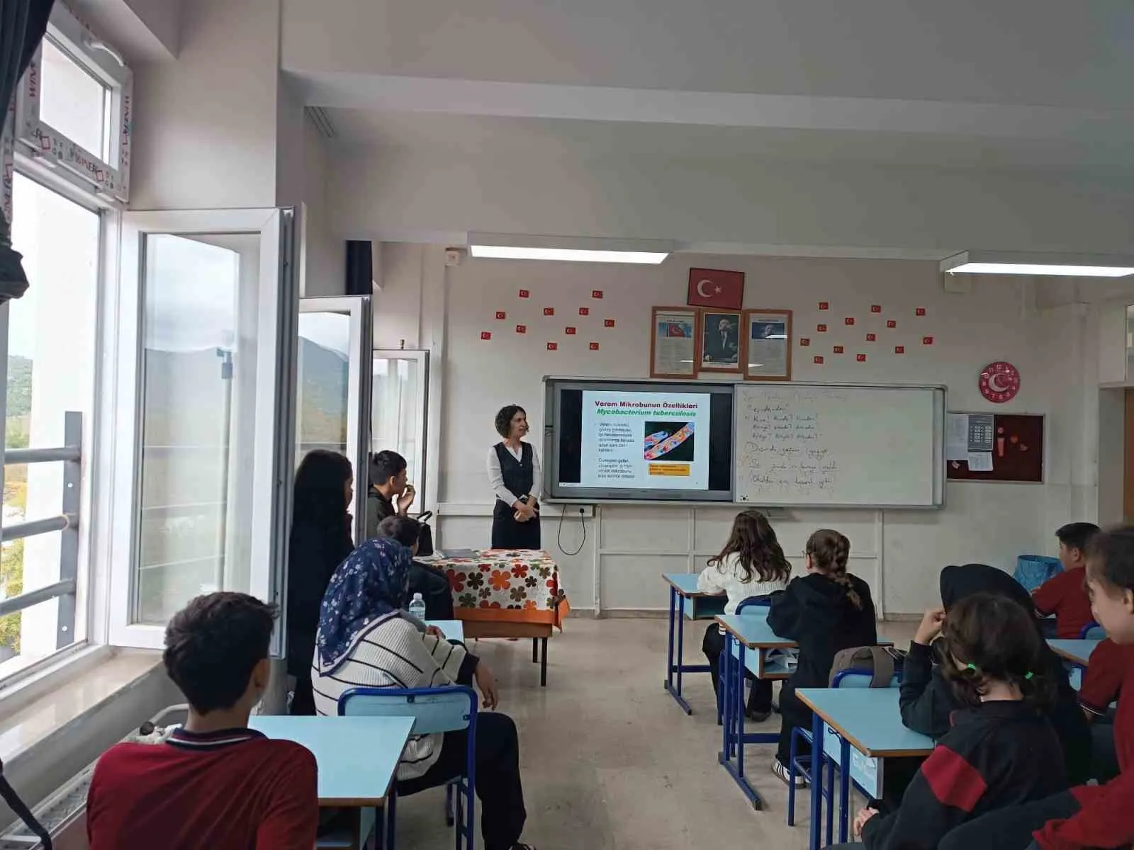Okullarda veremle mücadele eğitimi: Beyağaç’ta sağlık seferberliği