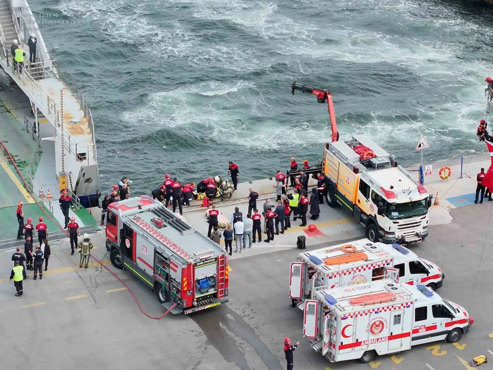 İzmir Körfezi'nde gerçeği aratmayan kurtarma operasyonu: İtfaiye ekipleri tam not aldı