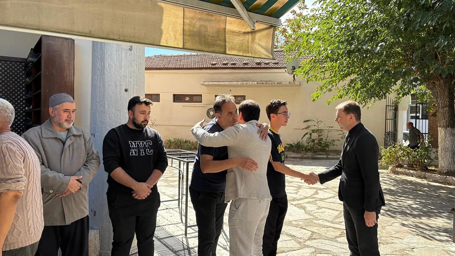 Kula’da yürek burkan veda: Evinin küle dönüşünü izlerken hayatını kaybetti
