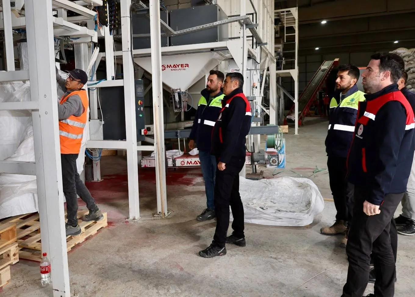 Emirdağ’da üretim üssüne yakın markaj: Vali Aktaş’tan tesis ziyareti