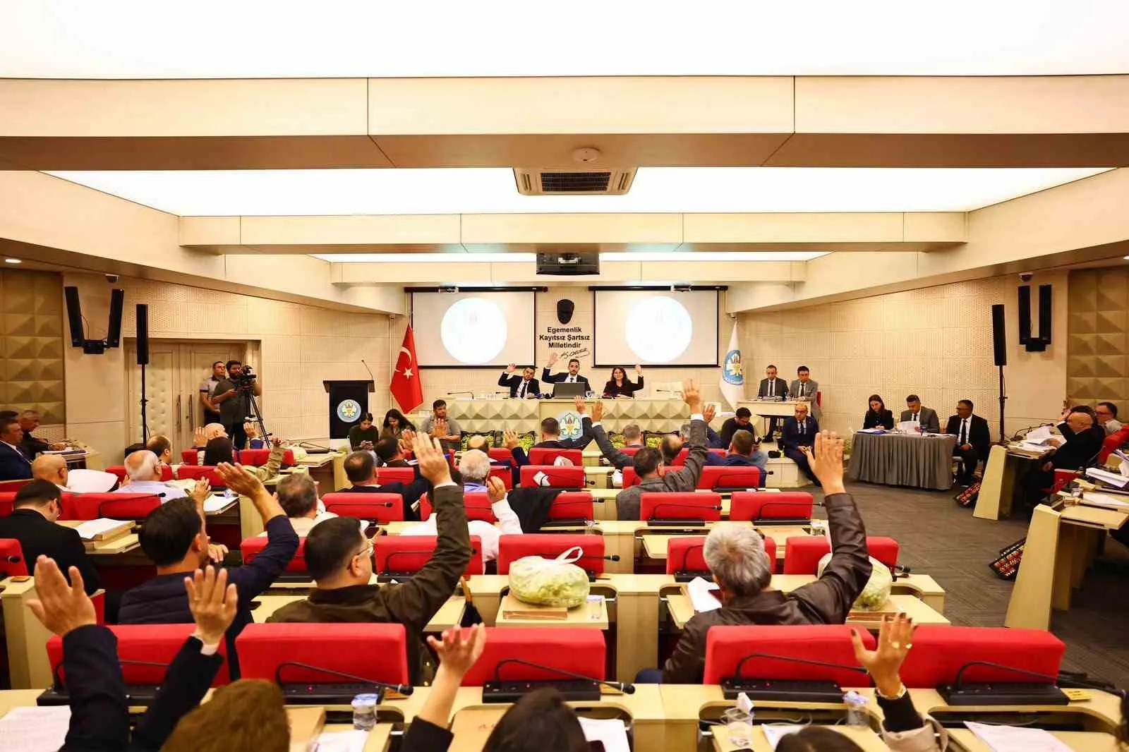 Manisa meclisinde tarım alarmı: Üreticinin feryadı Ankara’ya taşınıyor