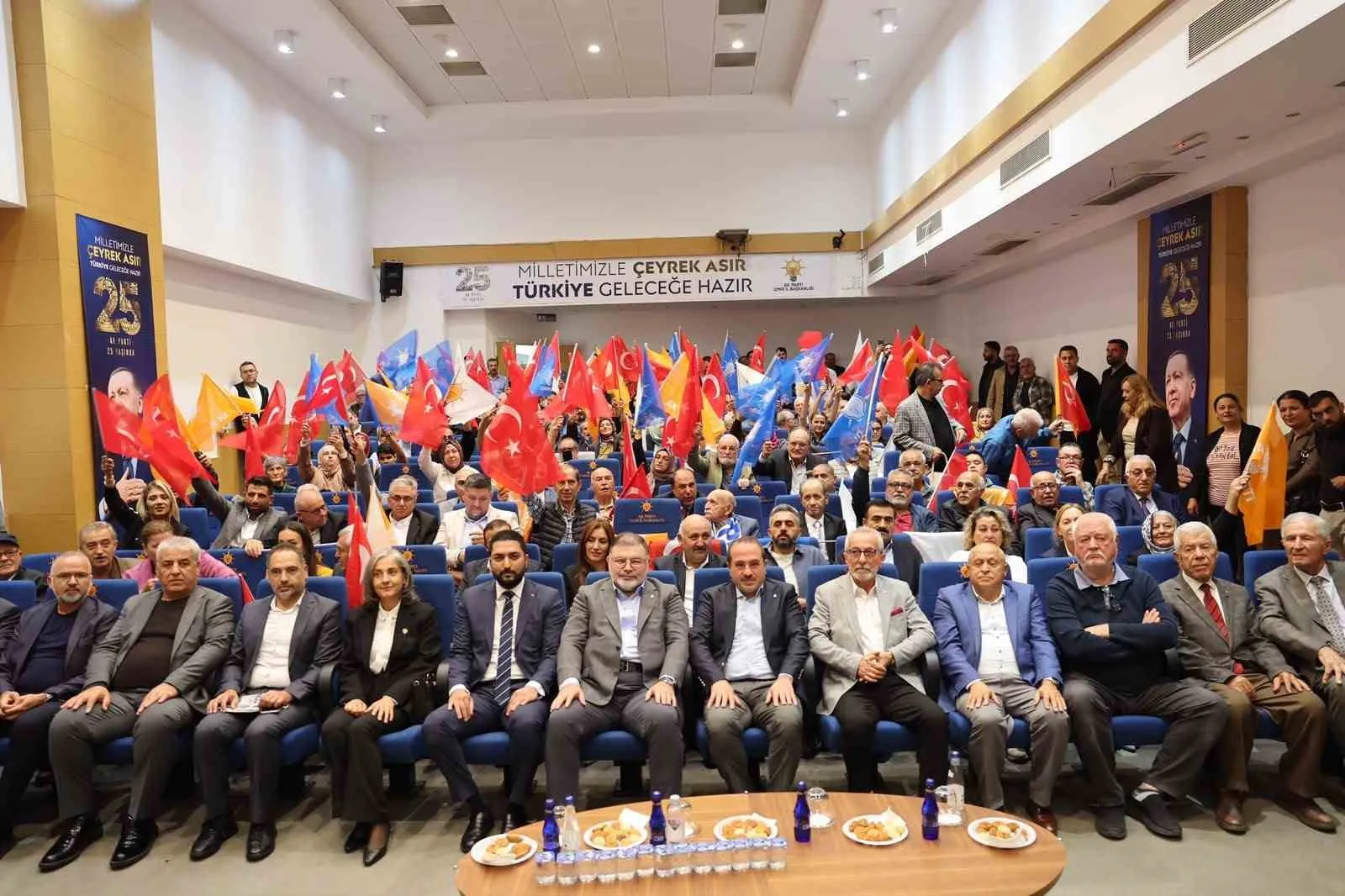 Saygılı’dan teşkilata "gönül seferberliği" çağrısı: Siyasetimiz hizmet odaklı