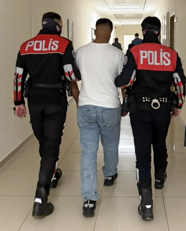 Parkta şüpheli hareketler ele verdi: 17 yaşındaki gencin suç dosyası şoke etti