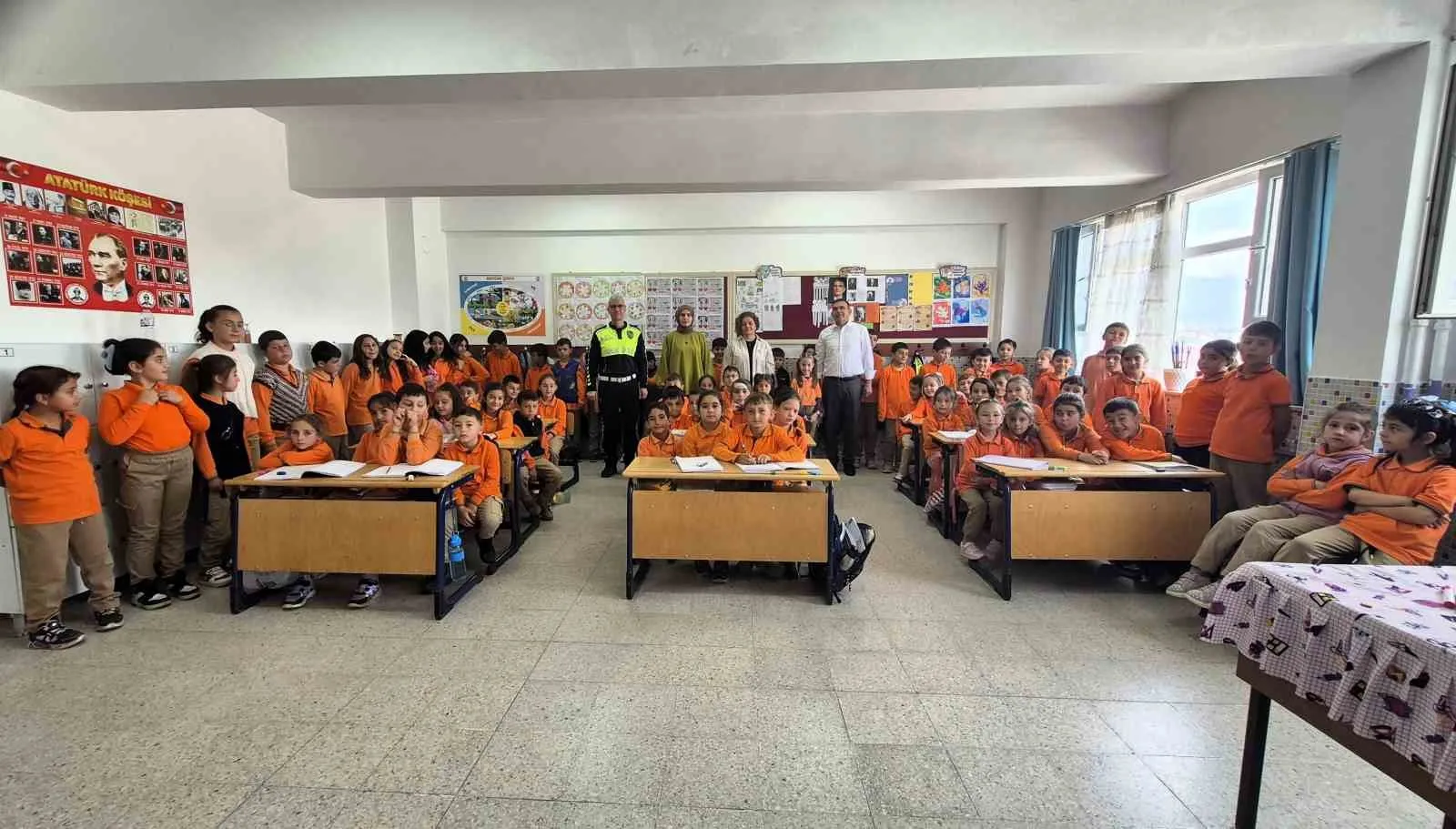 Geleceğin sürücüleri Afyonkarahisar’da yetişiyor: 2 bin 367 öğrenciye trafik dersi
