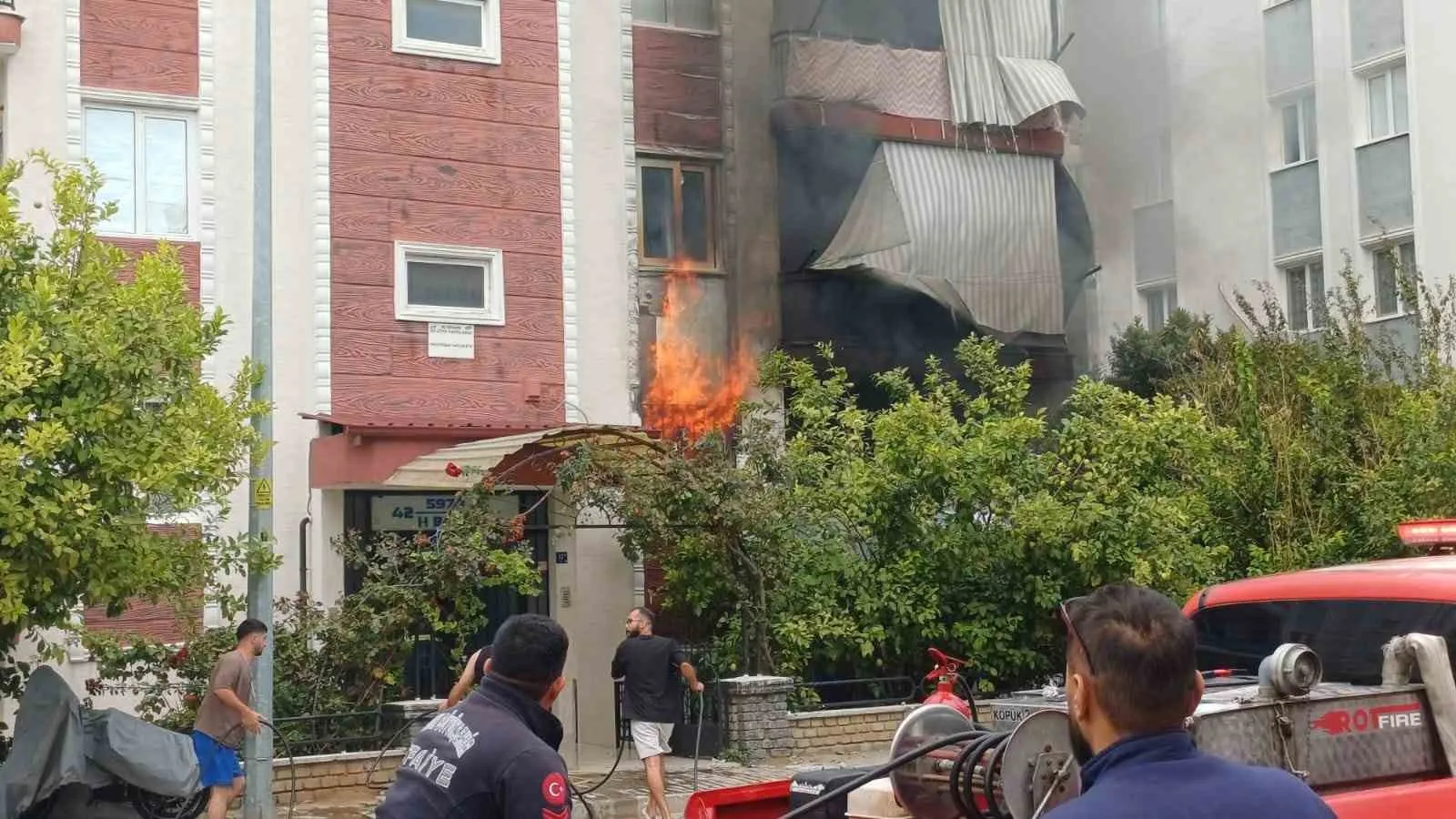 Aydın'da mutfakta korku dolu anlar: Tüp parlaması faciaya ramak bıraktı