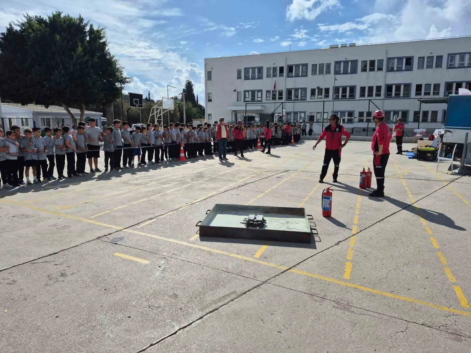 Bodrum'da saniyelerle yarışan tatbikat: Geleceğin nesilleri afetlere hazırlanıyor