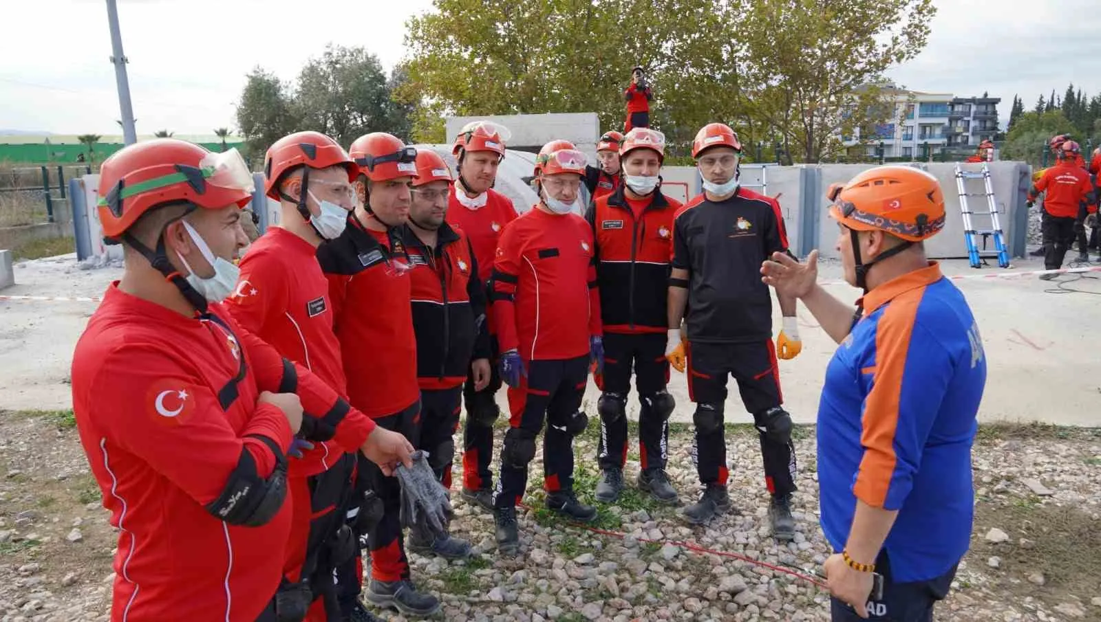 İzmir depreminin yıl dönümünde dev tatbikat: 3 il tek yürek oldu