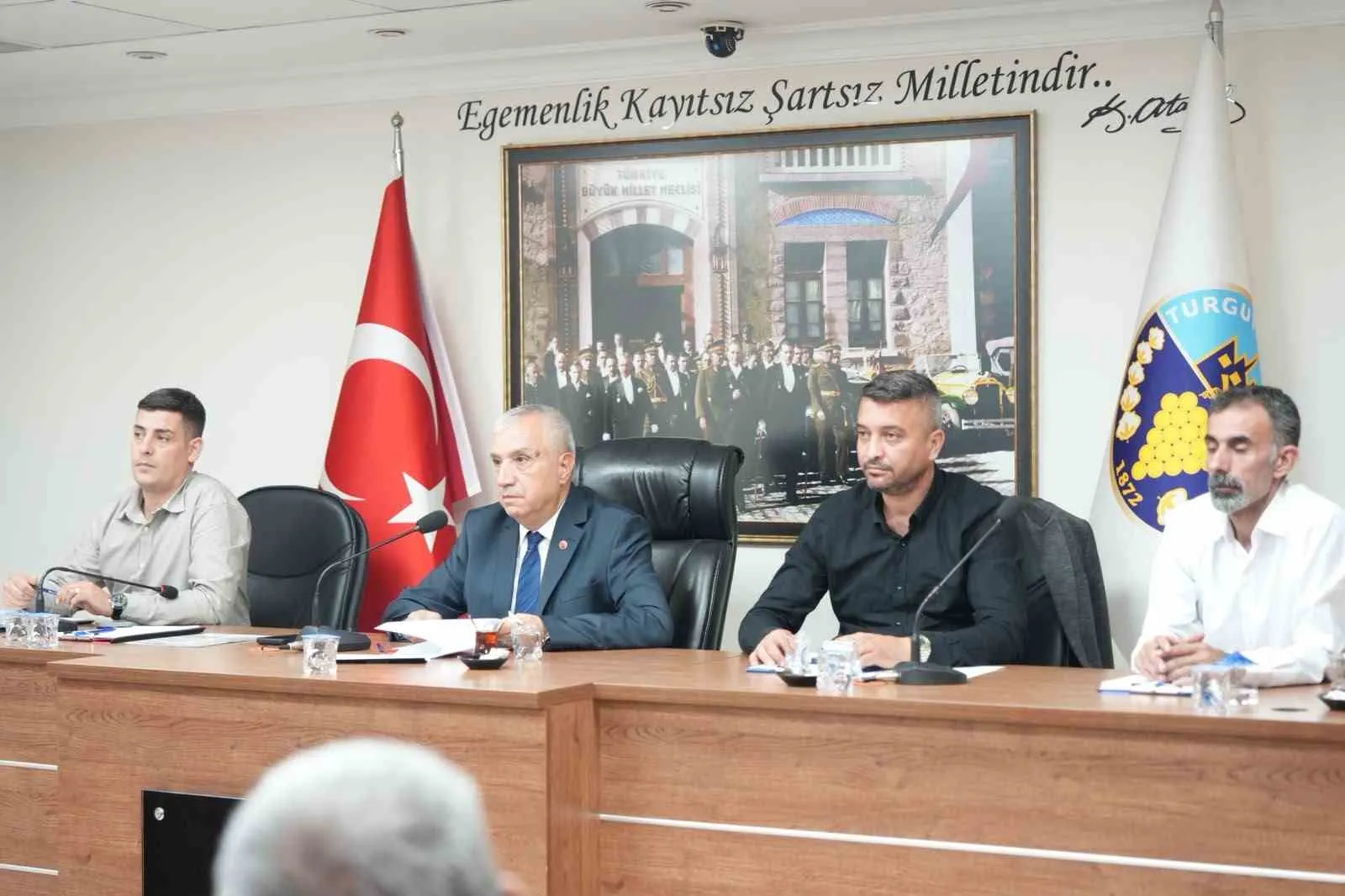 Turgutlu Belediye Meclisi’nde kritik devir kararı: Kamyon garajı Büyükşehir’e geçiyor