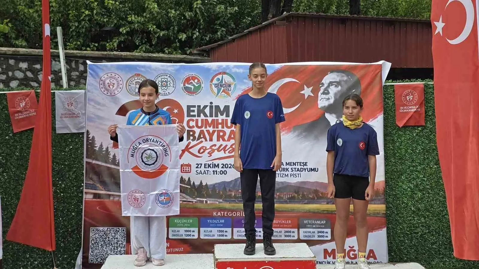 Cumhuriyet Bayramı’nda atletizm rüzgarı: Şampiyonlar madalyalarını aldı