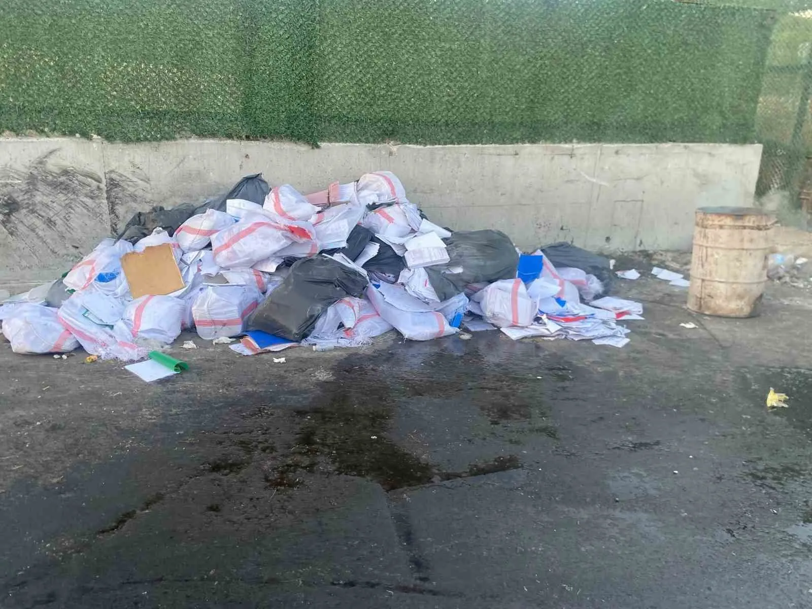 Çeşme Belediyesinde rüşvet operasyonu: Temizlik işçisinin yaktığı evraklar düğümü çözdü