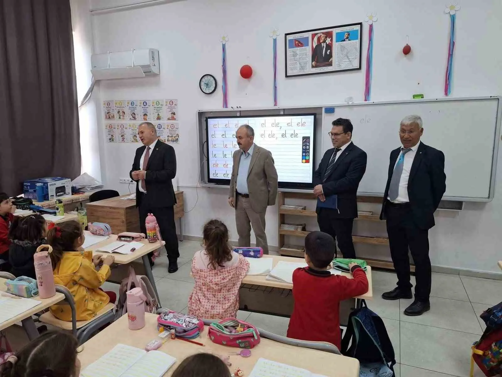 Sarıgöl'de eğitime geleneksel dokunuş: Çocuklar oyunla büyüyecek