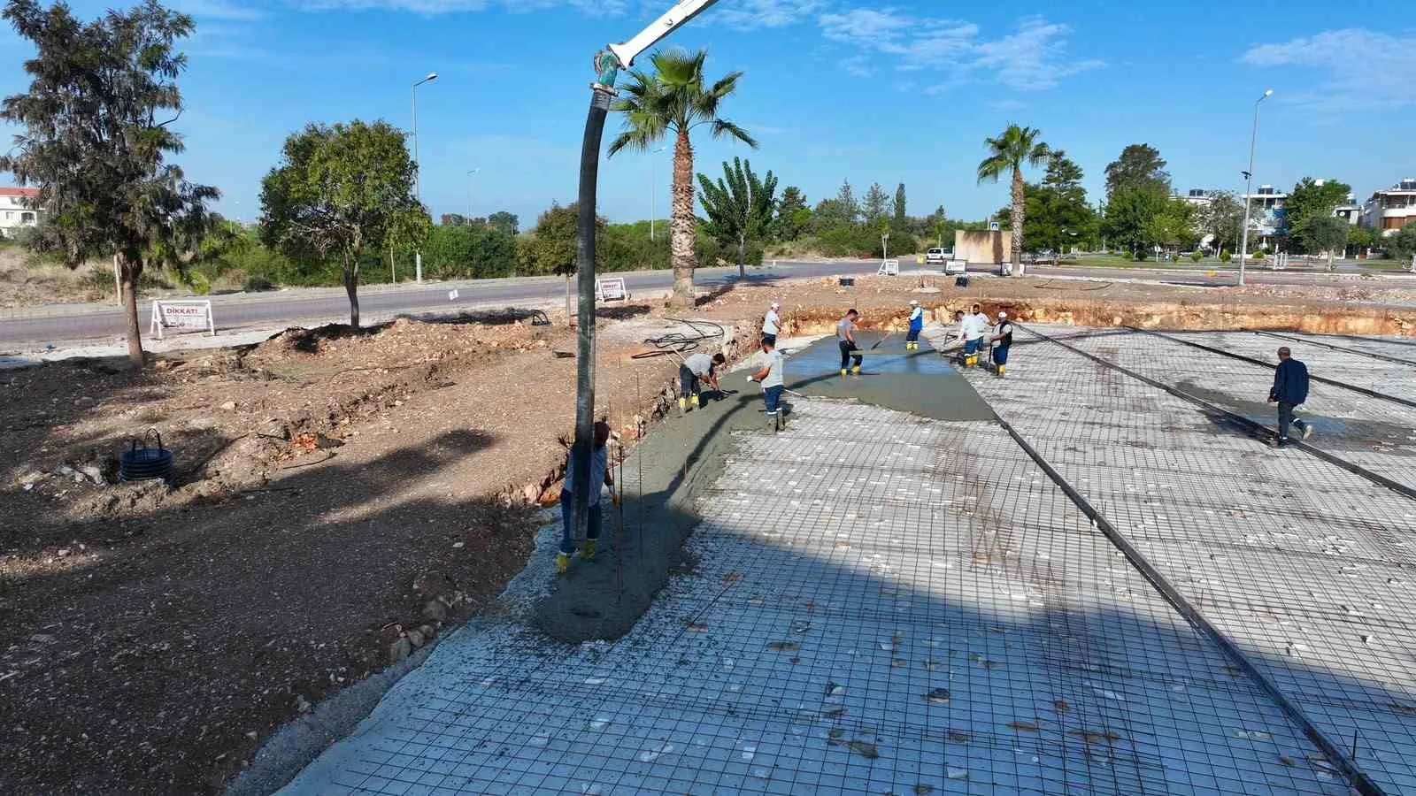 Didim’de gençlerin hayali gerçeğe dönüşüyor: Efeler’de beton döküldü