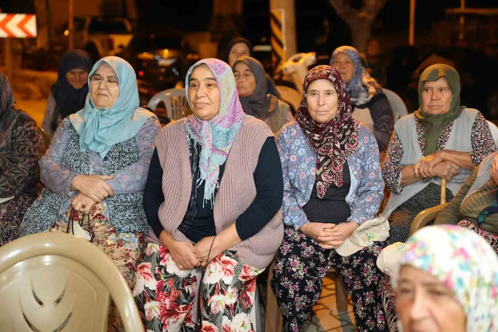 Şehzadeler’de halk buluşması: Başkan Şimşek sorunları yerinde inceledi