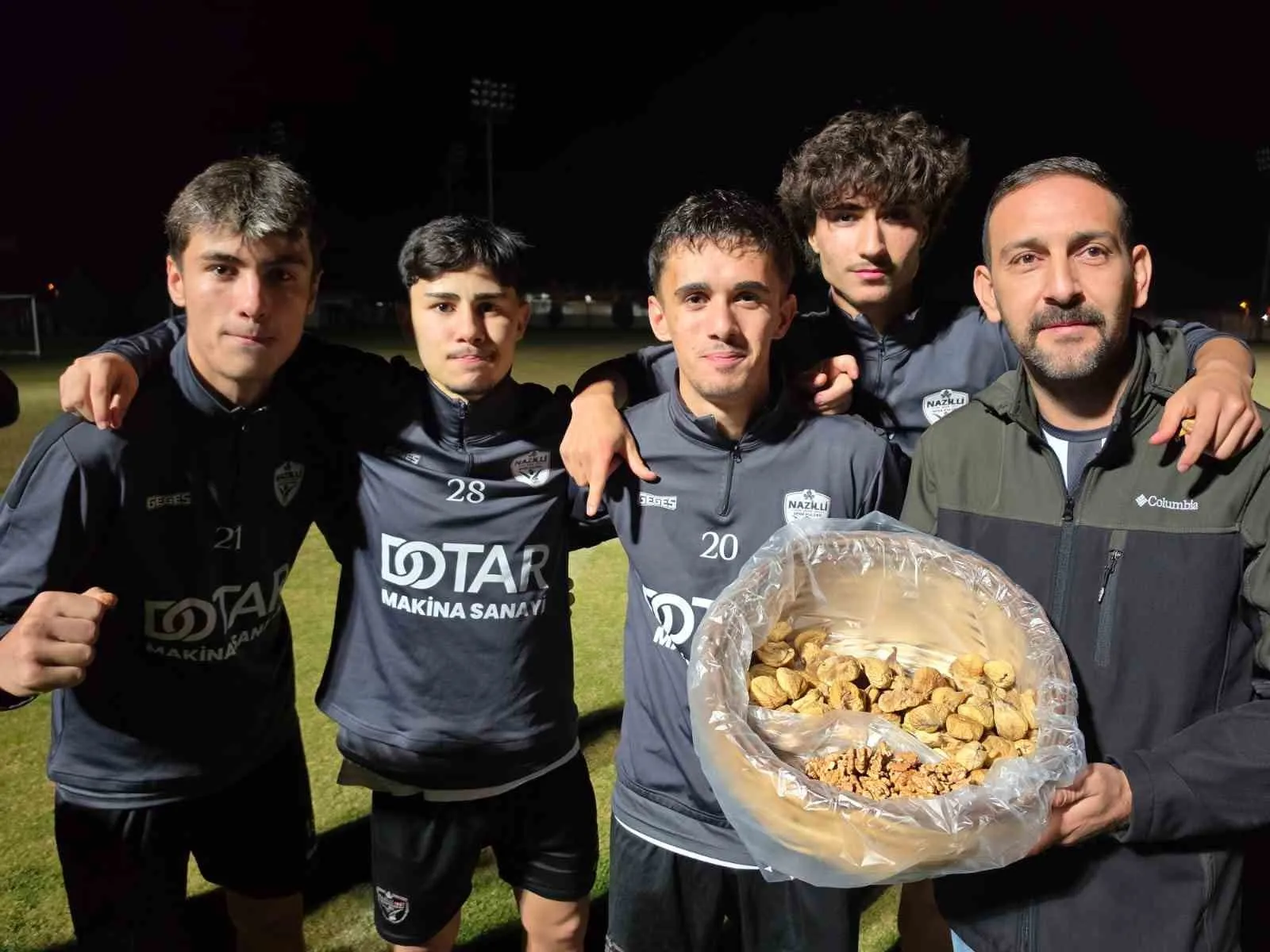 Nazilli Şehir Spor’da Sazlı Gençlikspor provası: Tribünlerden sahaya tatlı doping