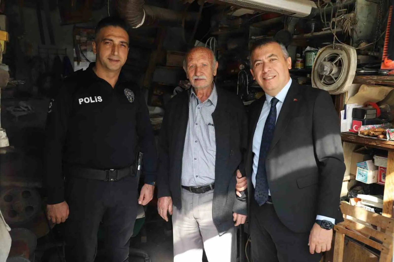 Demirci’de esnafın sesi oldu: Kaymakam Bayram’dan saha mesaisi
