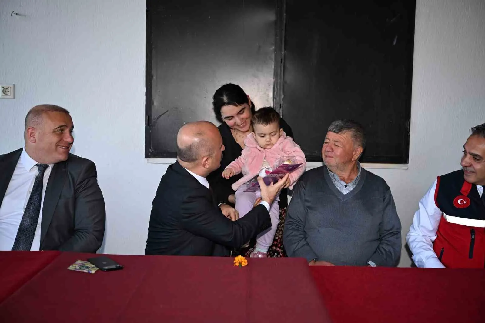 Köşk’te halk buluşması: Vali Varol mahalle sakinlerinin taleplerini not etti