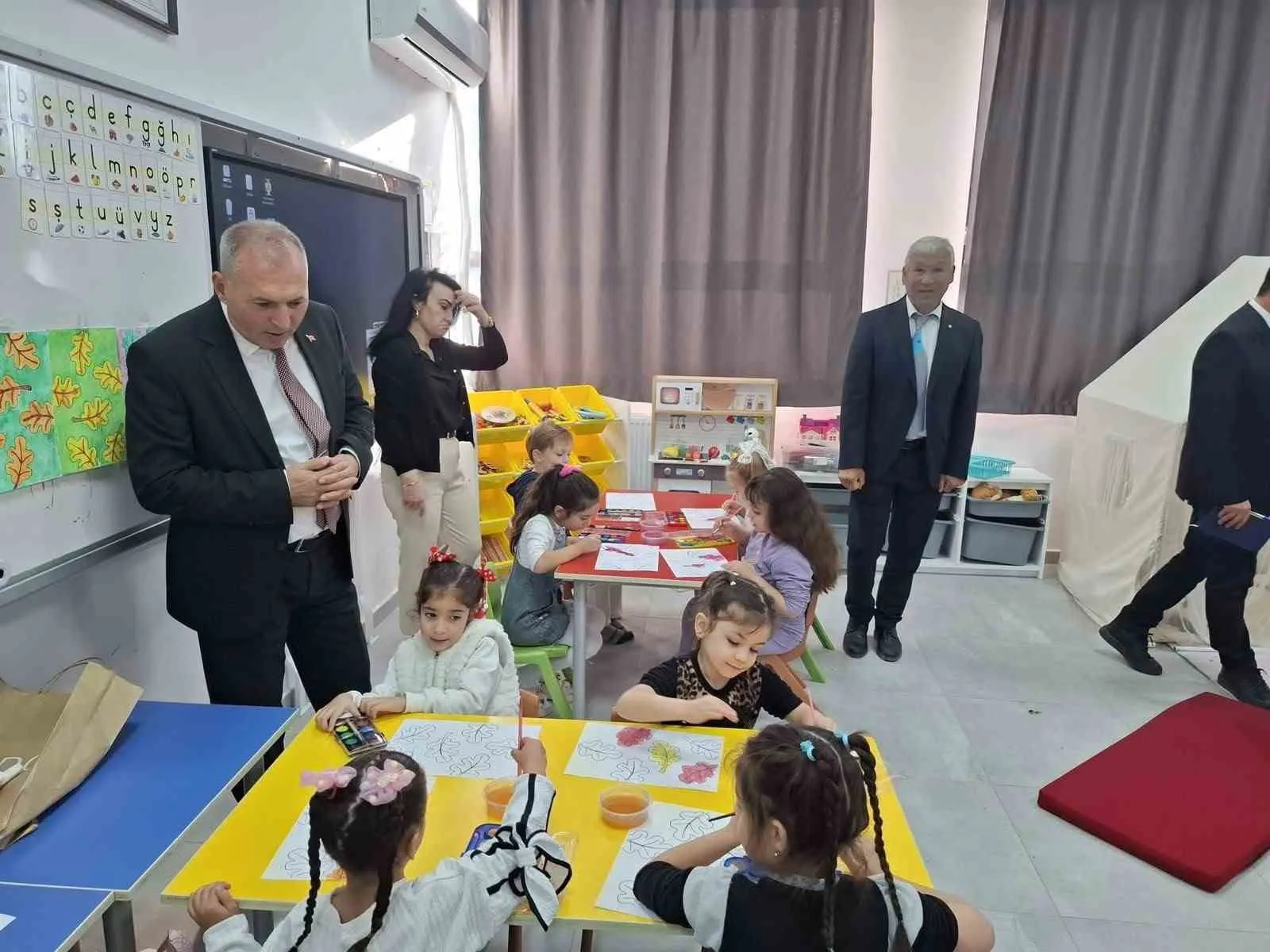 Sarıgöl'de eğitime geleneksel dokunuş: Çocuklar oyunla büyüyecek