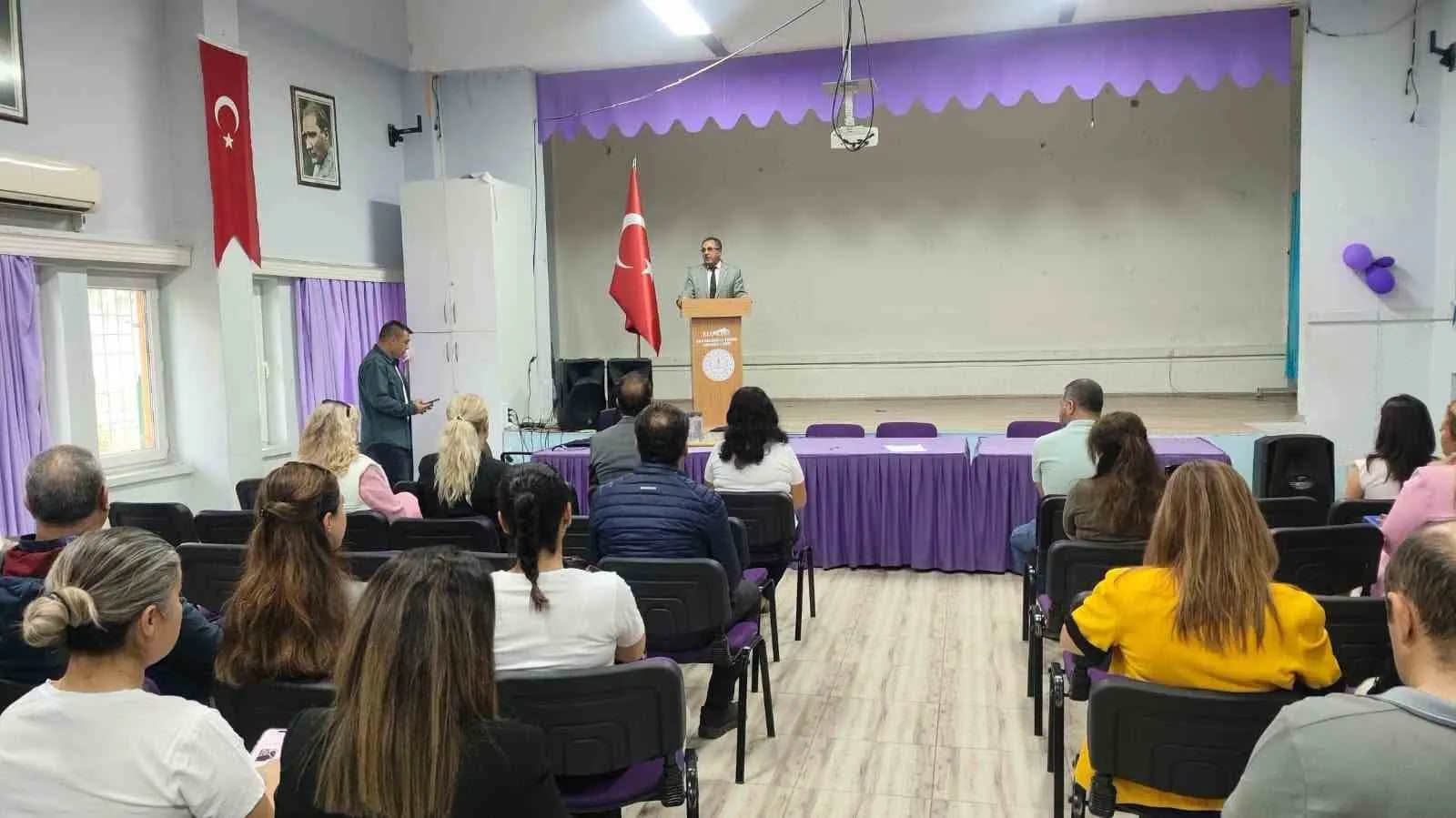 Okullarda huzur iklimi için seferberlik: Yöneticilere şiddetle mücadele eğitimi
