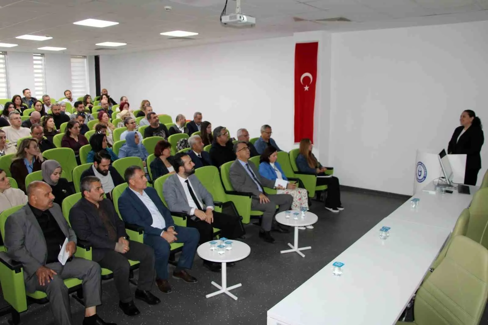 ADÜ'de dijital güvenlik seferberliği: Kişisel veriler uzmanlarla masaya yatırıldı