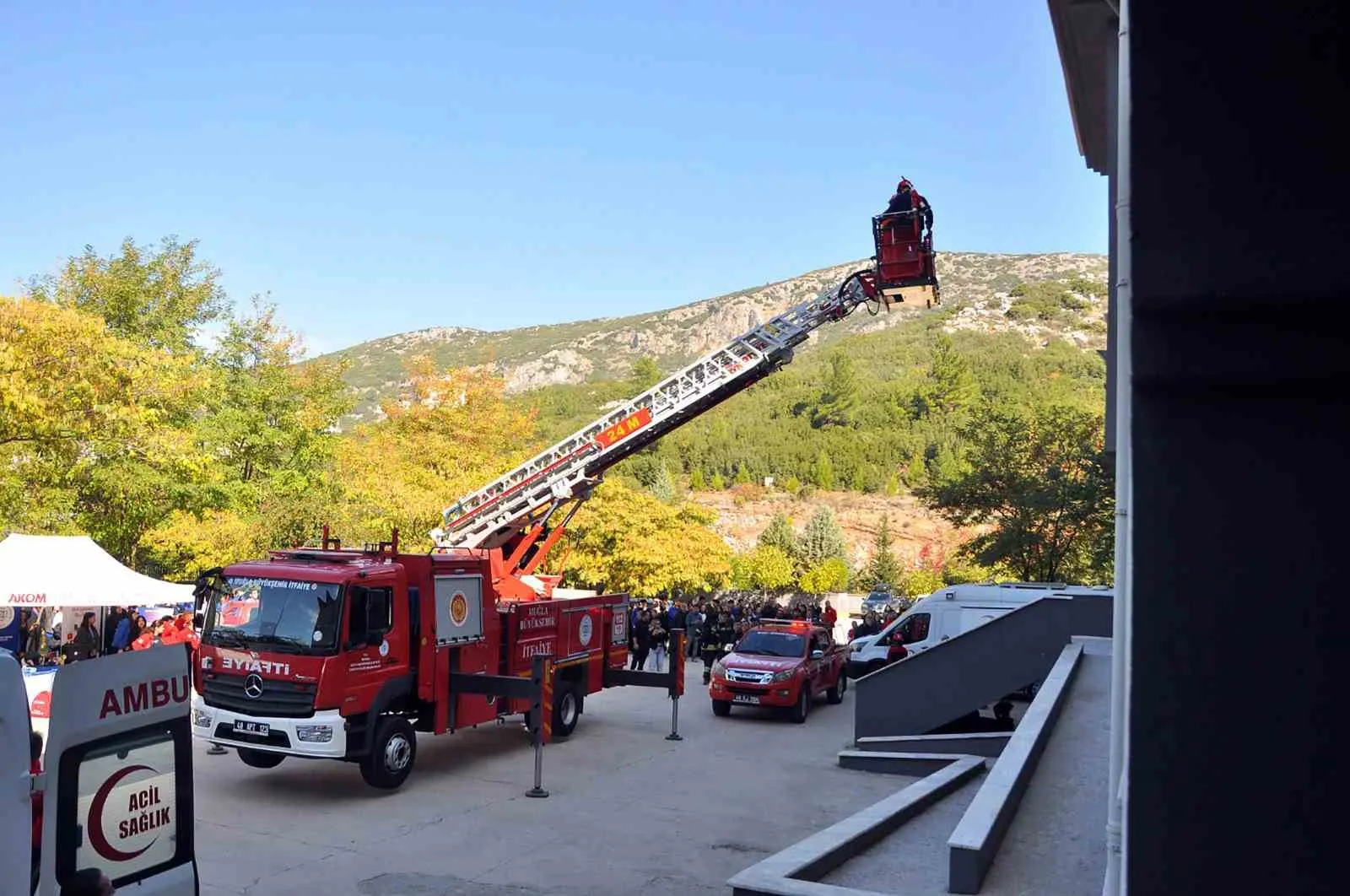 Gazi Anadolu Lisesi’nde gerçeği aratmayan afet provası