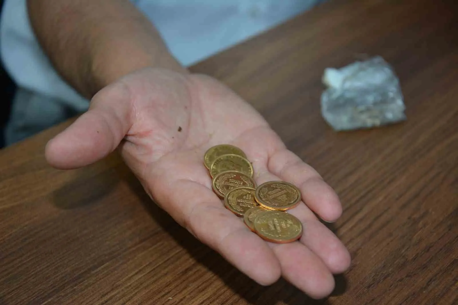 400 bin liralık altın poşetini görünce tereddüt etmedi: Kıbrıs gazisinden vicdanları ısıtan hareket