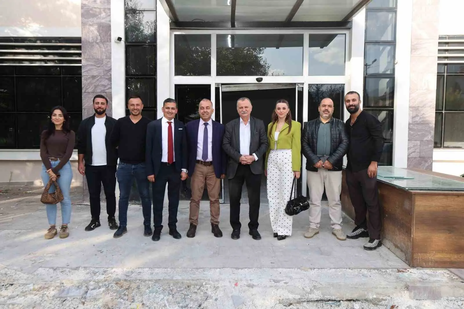 Yunusemre'de eğitime çifte bayram: Laleli'ye modern dokunuş