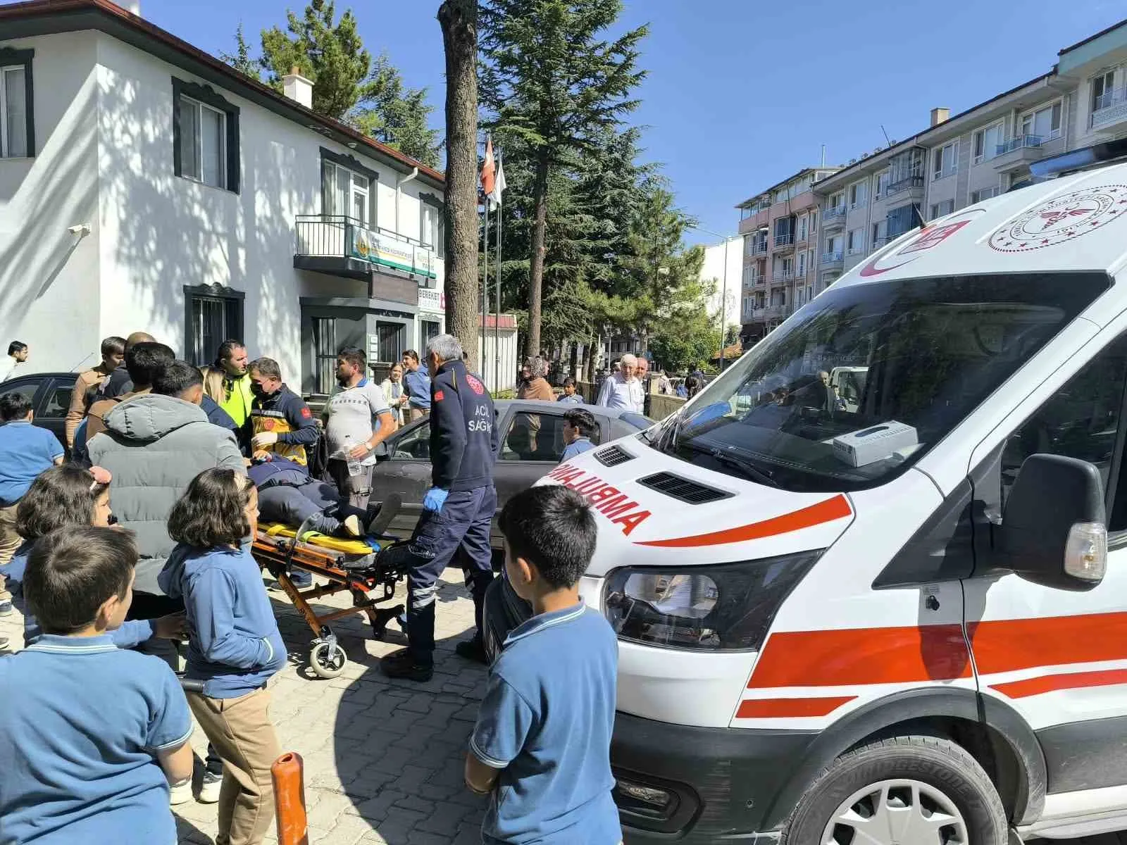 Şuhut'ta motosiklet kazası: Sürücü direksiyon hakimiyetini kaybetti