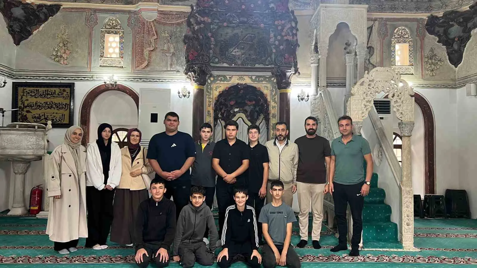 Geleceğin çevrecileri iş başında: Koçarlı'da anlamlı temizlik seferberliği