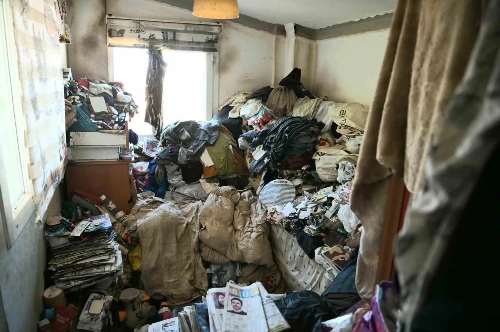 Kuşadası'nda kabus sona erdi: Yıllardır biriktirilen çöpler mahalleyi esir almıştı