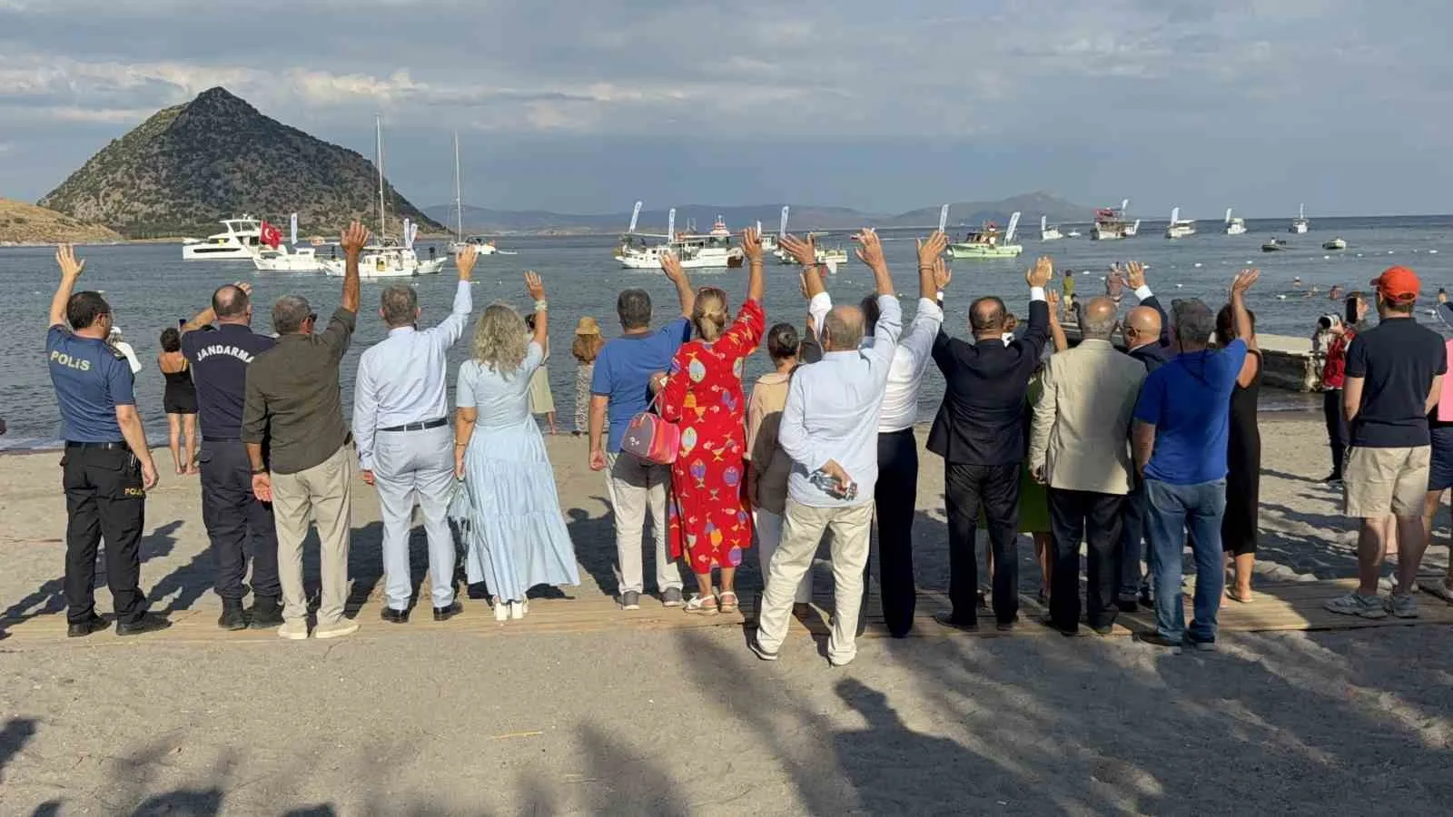 Bodrum’da deniz şöleni: 6 bin yavru balık özgürlüğüne kavuştu