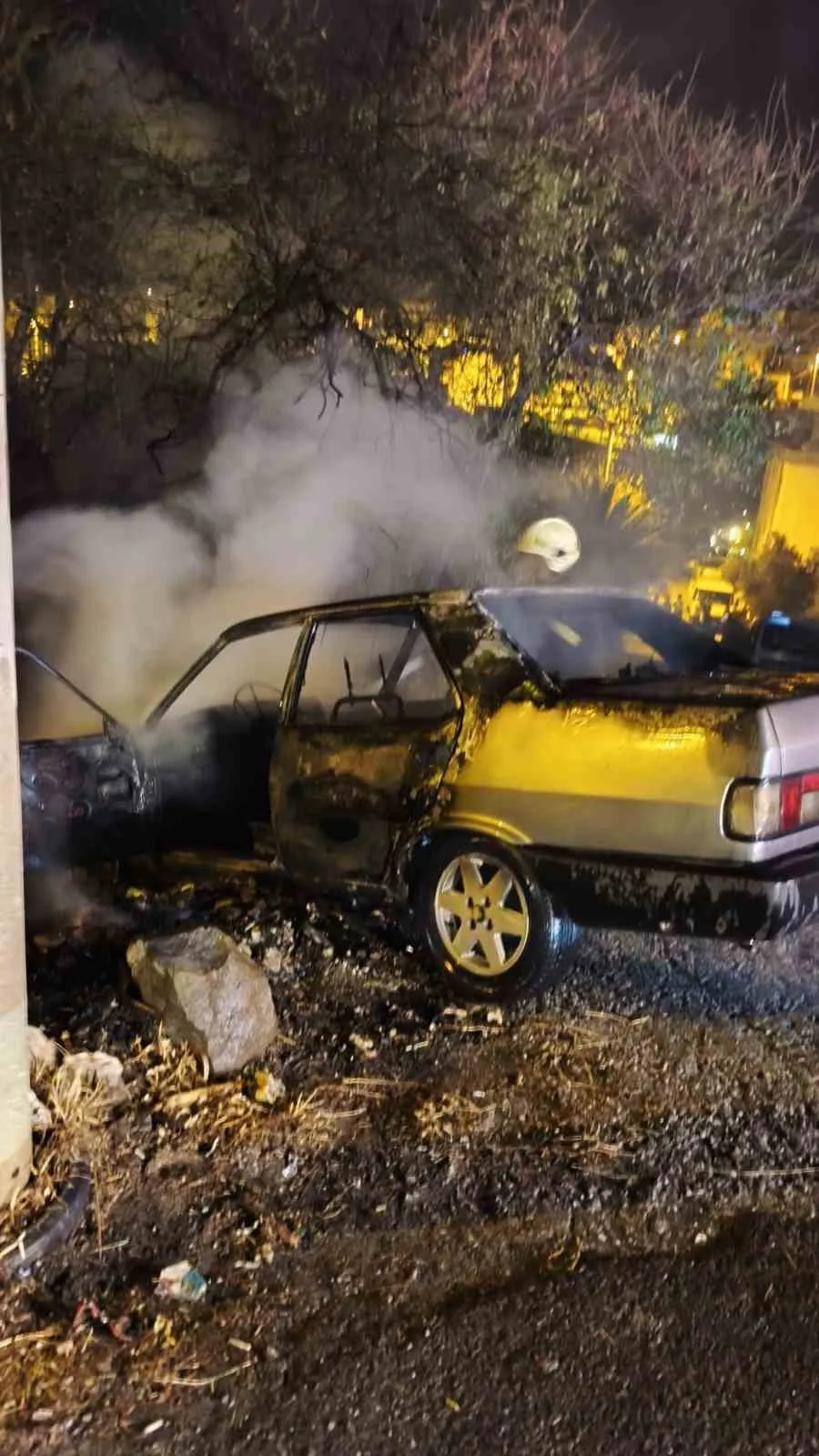 Bodrum'da korkutan kaza: Kontrolden çıkan otomobil alev topuna döndü